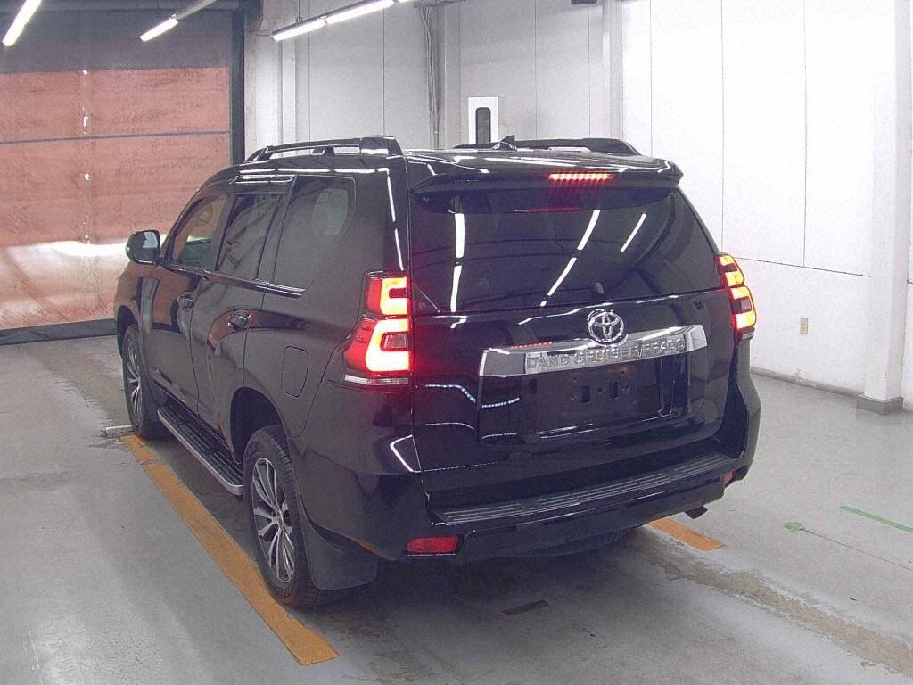 2021 TOYOTA LAND CRUISER PRADO TZ-G photo 2