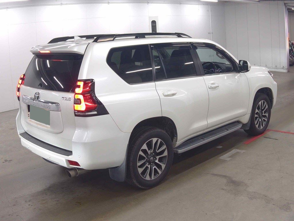 2023 TOYOTA LAND CRUISER PRADO TZ-G photo 5
