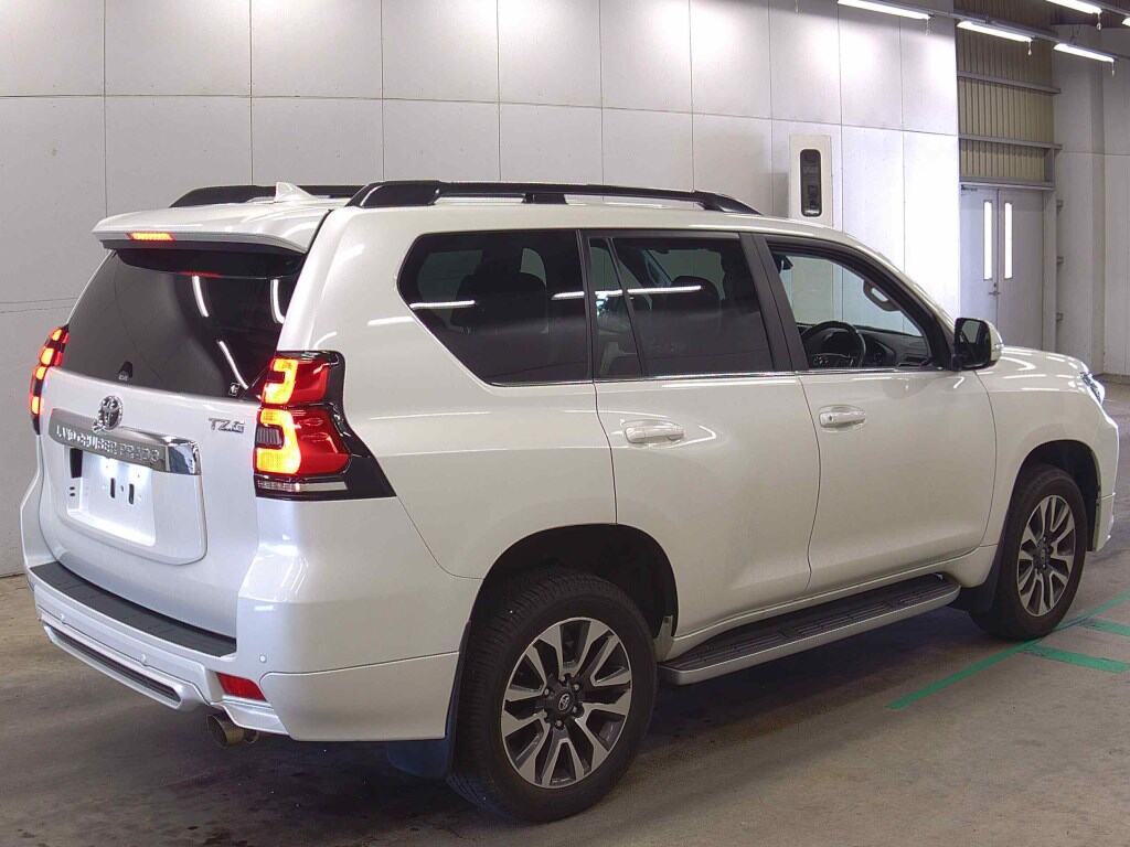 2023 TOYOTA LAND CRUISER PRADO TZ-G photo 5