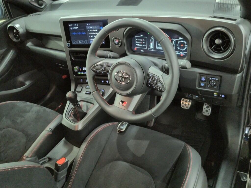 2025 TOYOTA GR YARIS RZ HIGH PERFORMANCE photo 3