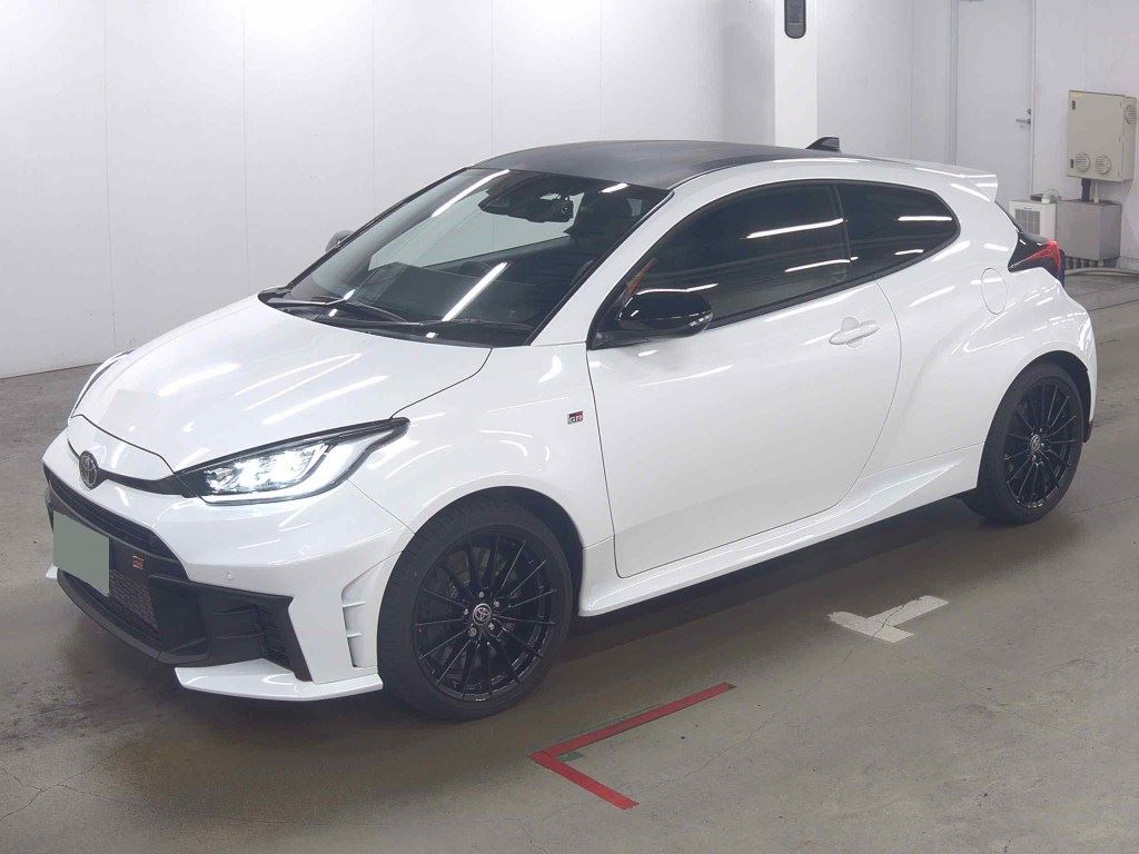 2025 TOYOTA GR YARIS RZ photo 4