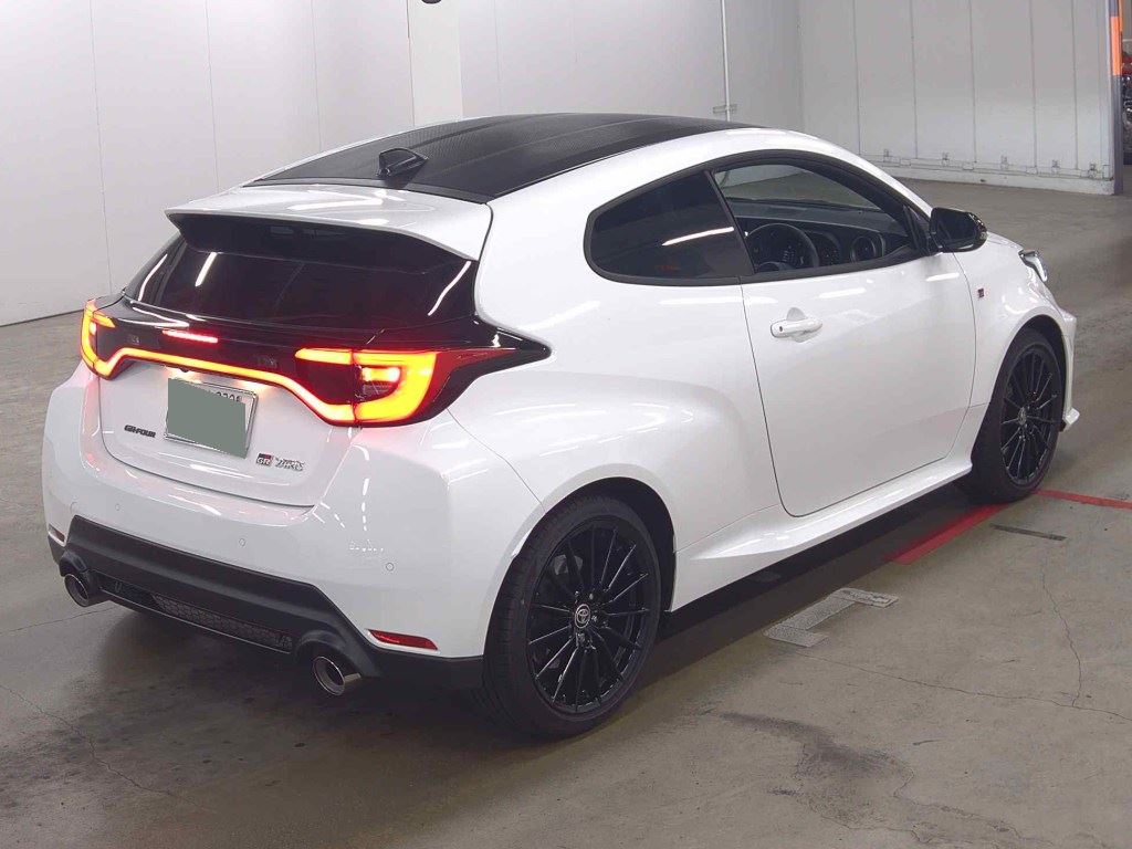 2025 TOYOTA GR YARIS RZ photo 5