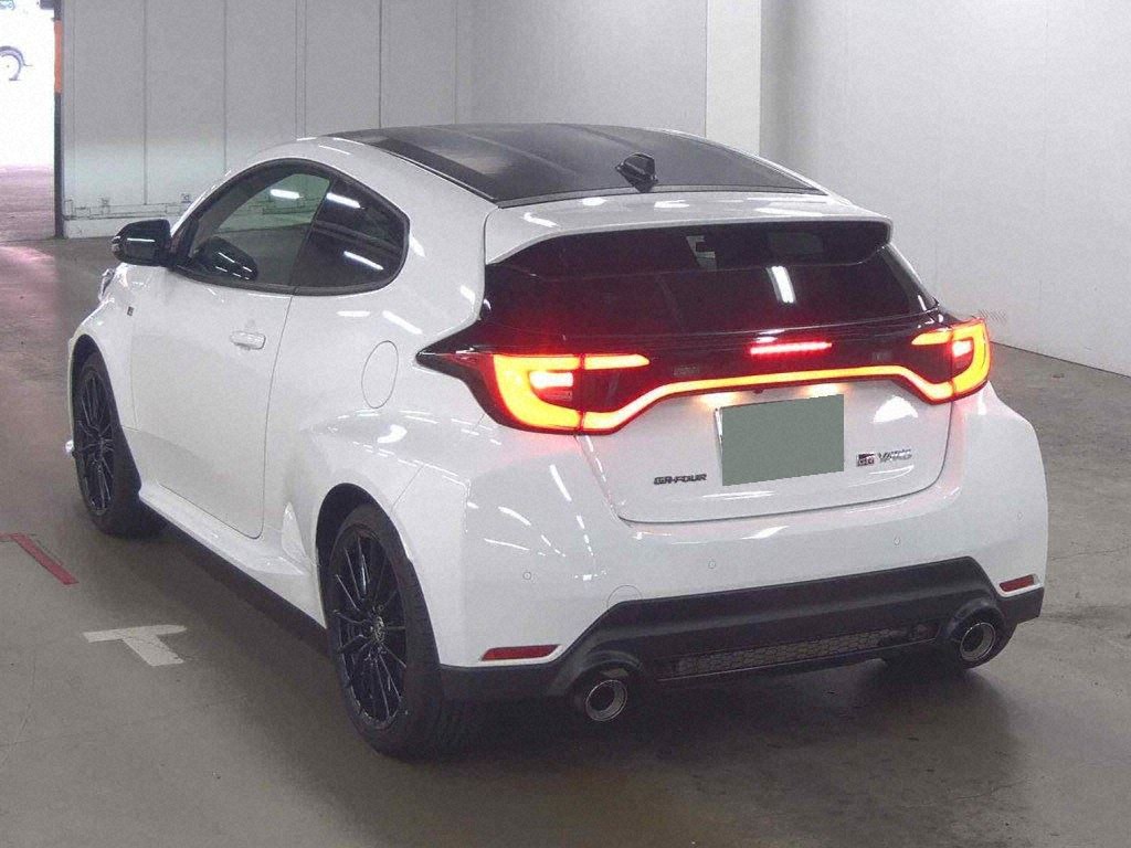 2025 TOYOTA GR YARIS RZ photo 2