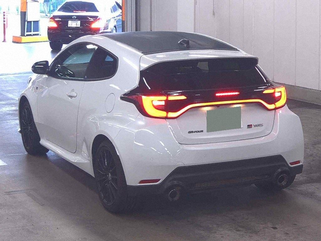 2024 TOYOTA GR YARIS RZ photo 2