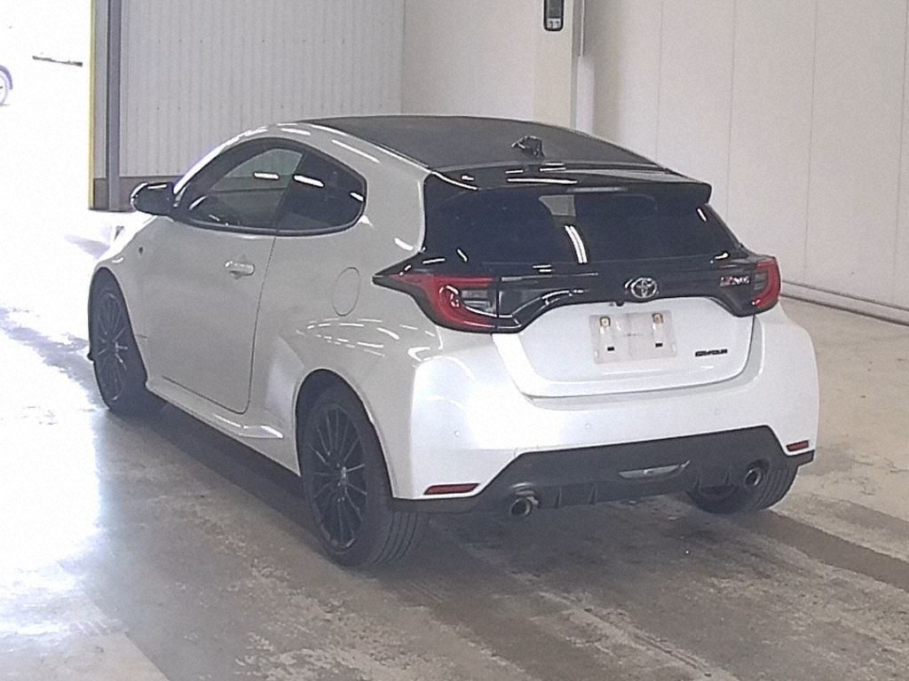 2021 TOYOTA GR YARIS RZ photo 4
