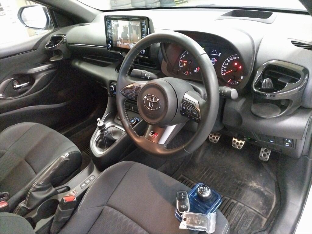 2021 TOYOTA GR YARIS RZ photo 3