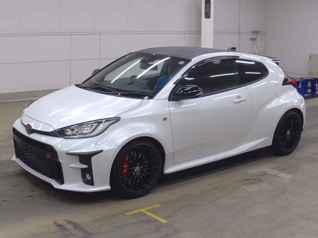 2021 TOYOTA GR YARIS RZ photo 4