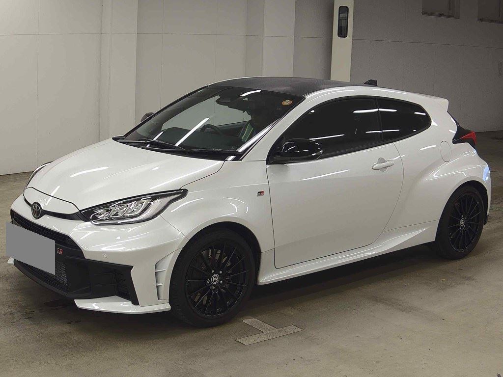2025 TOYOTA GR YARIS RZ photo 4