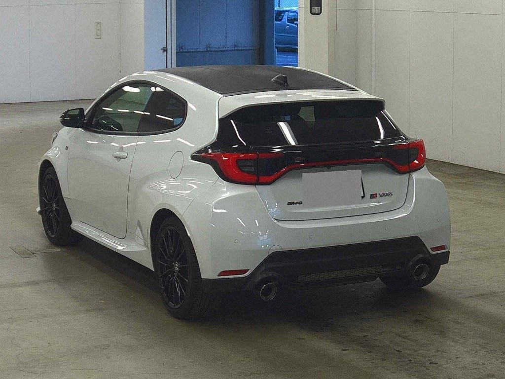2025 TOYOTA GR YARIS RZ photo 2