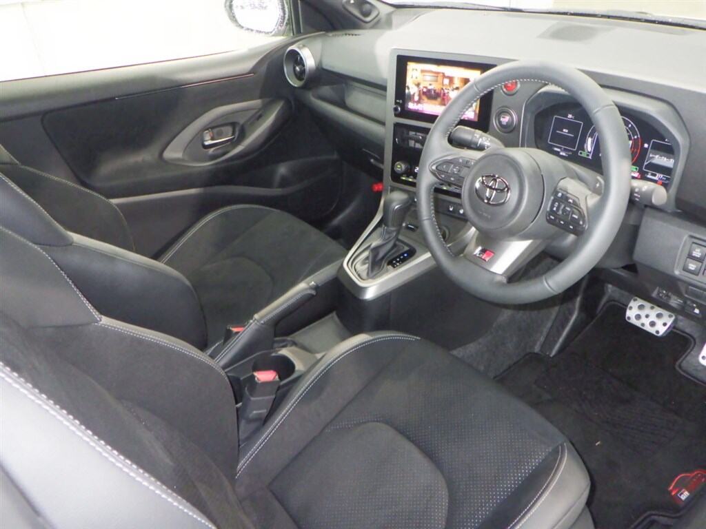 2024 TOYOTA GR YARIS RZ HIGH PERFORMANCE photo 3