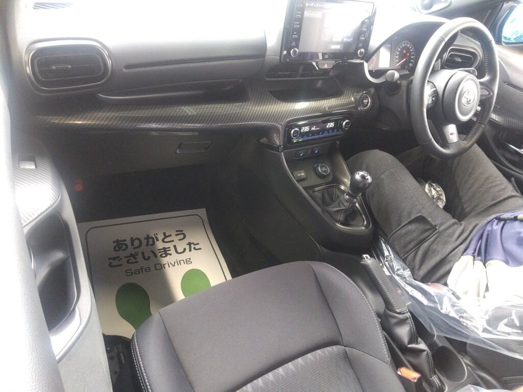 2023 TOYOTA GR YARIS RZ photo 3