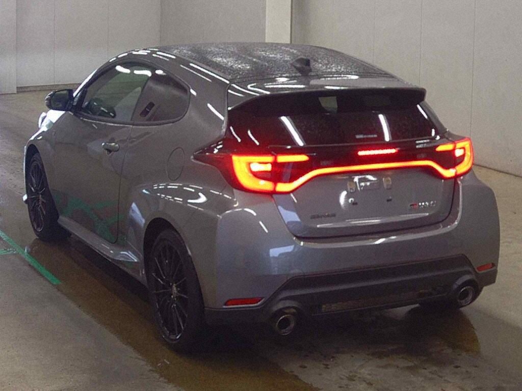 2025 TOYOTA GR YARIS RZ photo 2