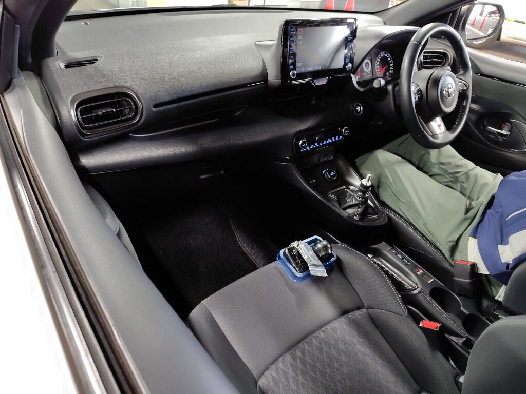 2021 TOYOTA GR YARIS RZ photo 3
