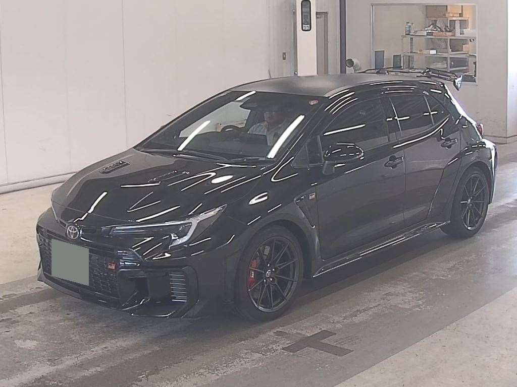 2025 TOYOTA GR COROLLA RZ photo 4