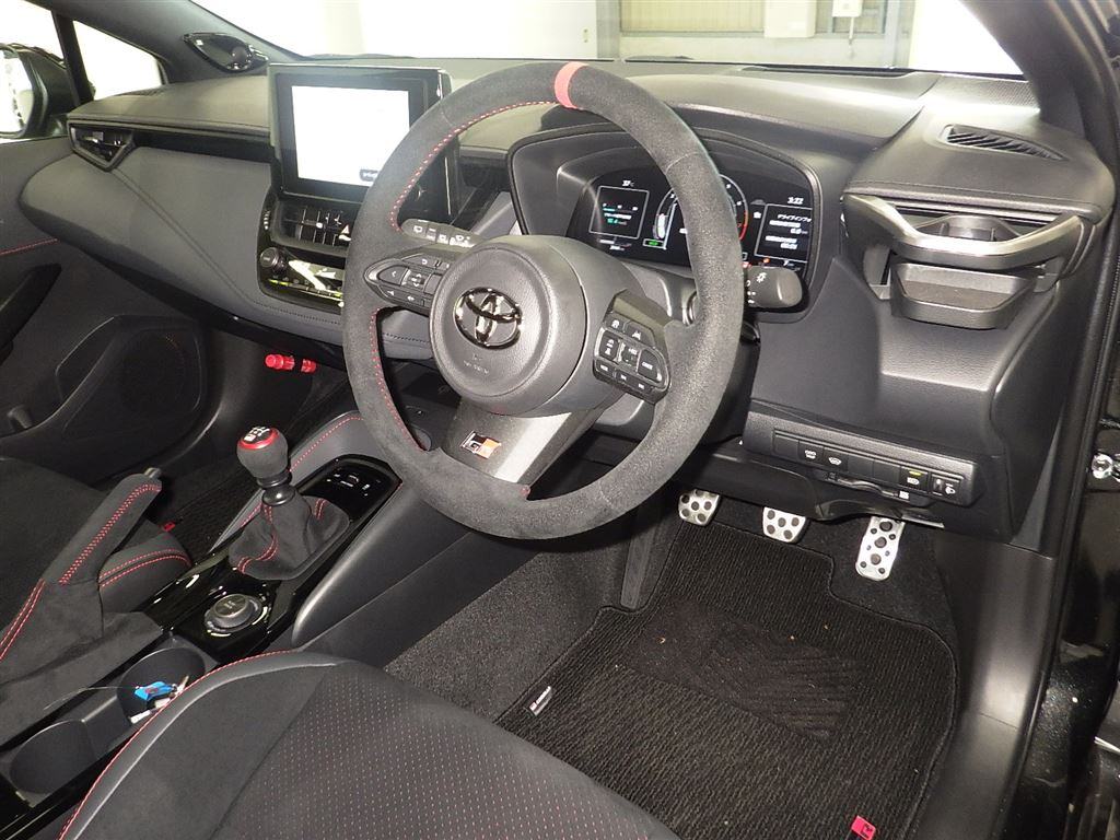 2025 TOYOTA GR COROLLA RZ photo 3