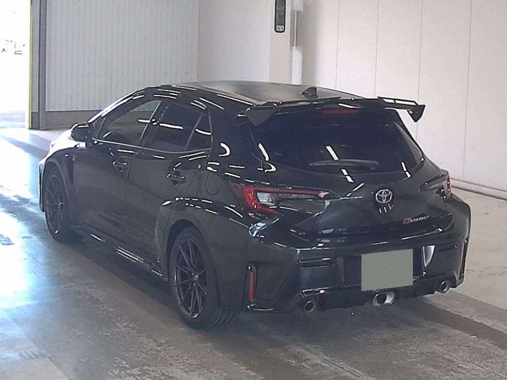 2025 TOYOTA GR COROLLA RZ photo 2