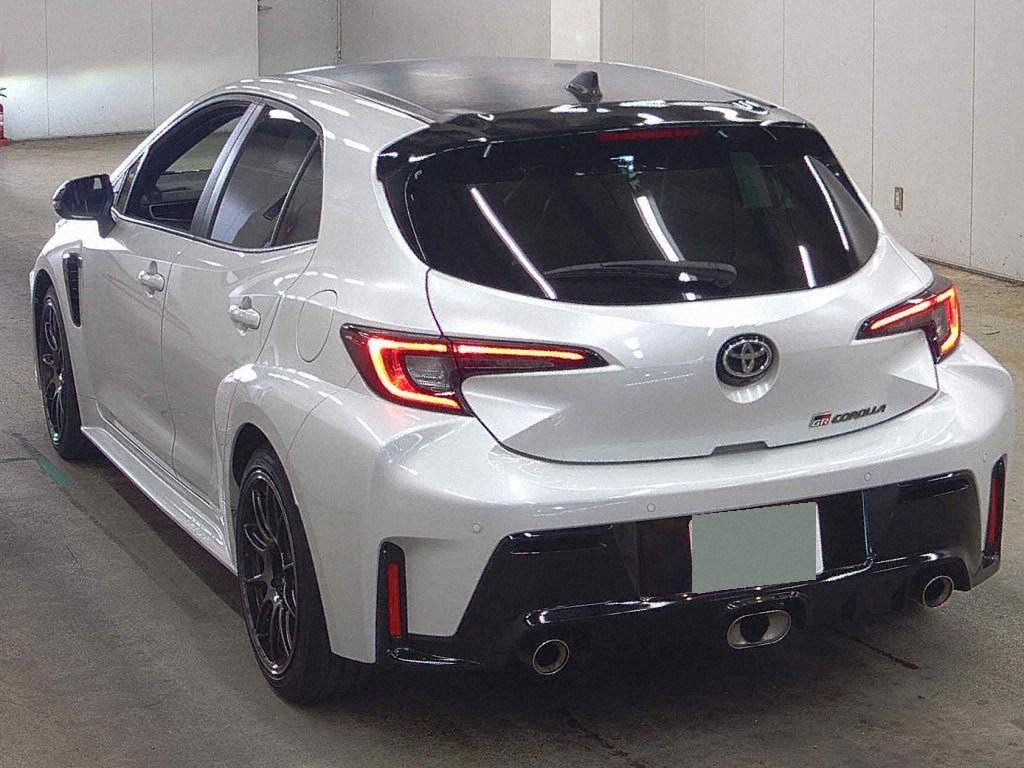 2025 TOYOTA GR COROLLA RZ photo 2