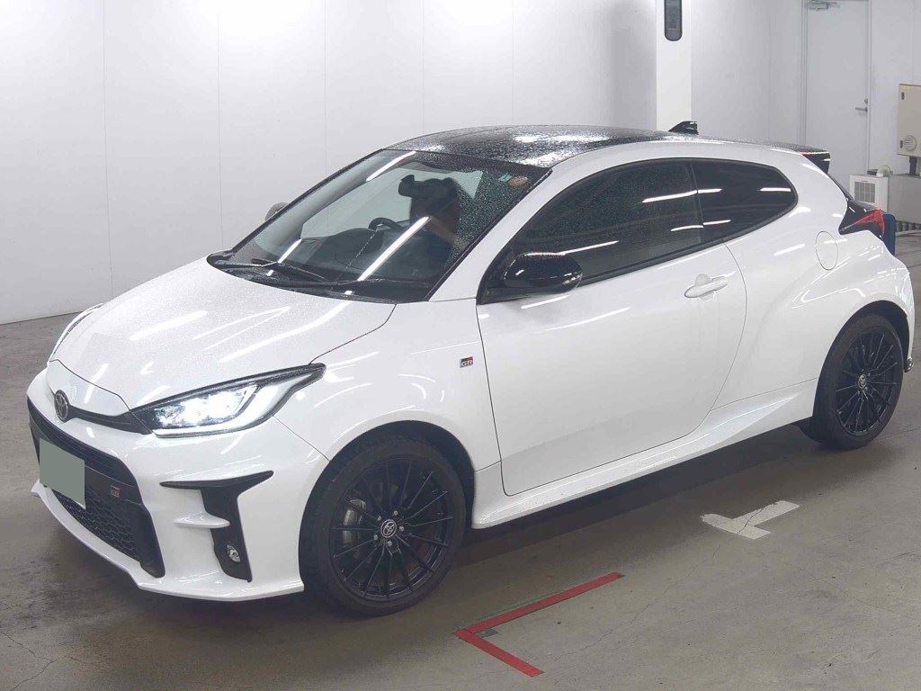 2022 TOYOTA GR YARIS RS photo 4