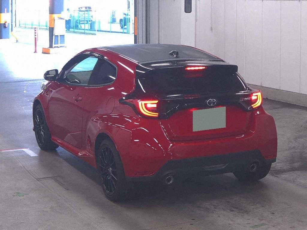 2023 TOYOTA GR YARIS RS photo 2