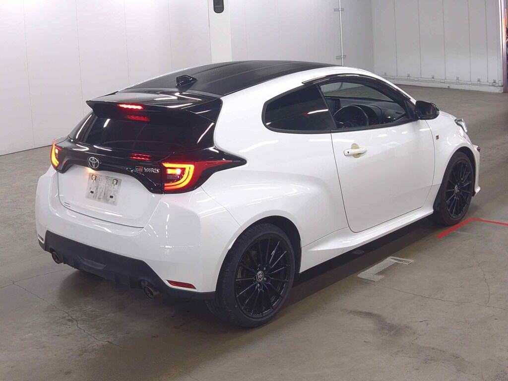 2021 TOYOTA GR YARIS RS photo 5