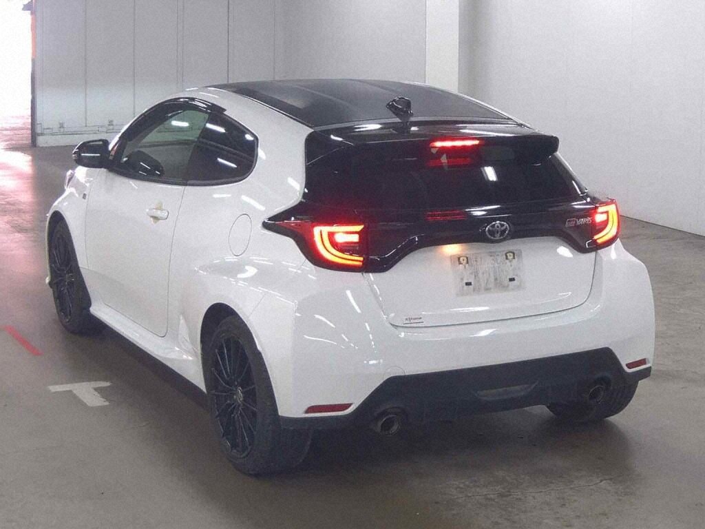 2021 TOYOTA GR YARIS RS photo 2