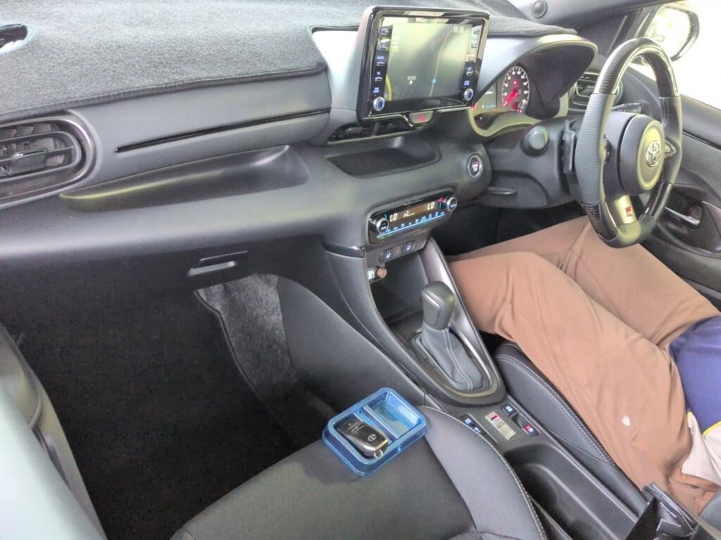 2023 TOYOTA GR YARIS RS photo 3