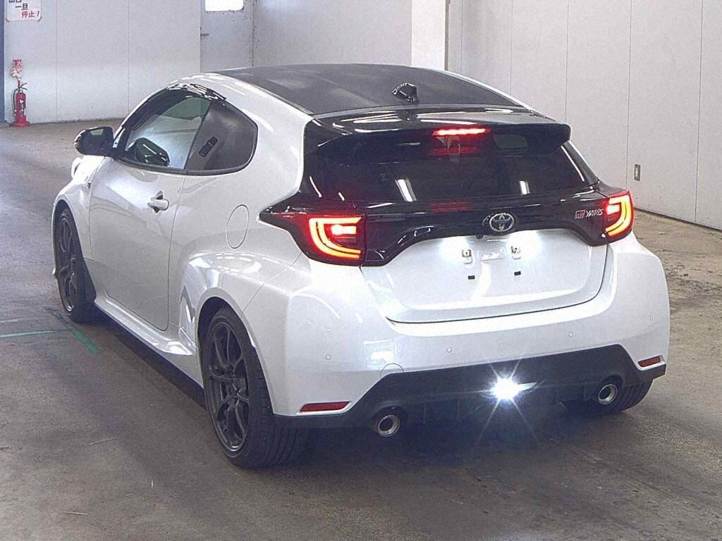 2021 TOYOTA GR YARIS RS photo 2