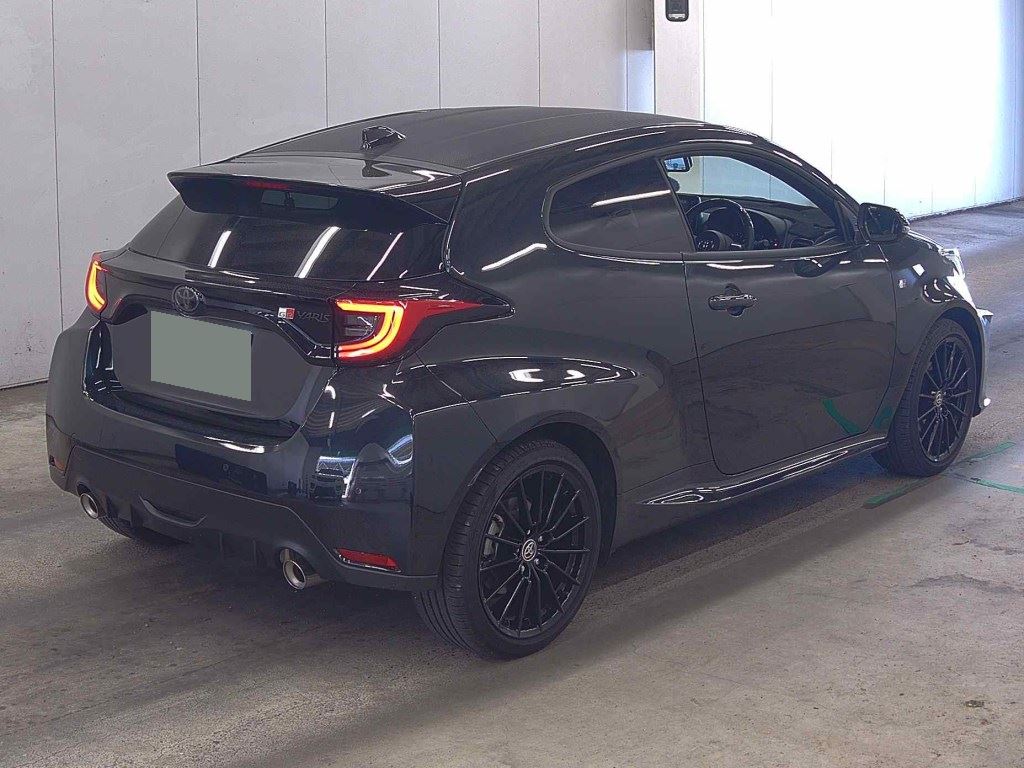 2023 TOYOTA GR YARIS RS photo 5