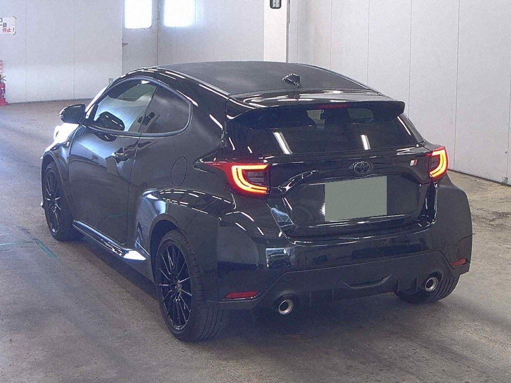 2023 TOYOTA GR YARIS RS photo 2