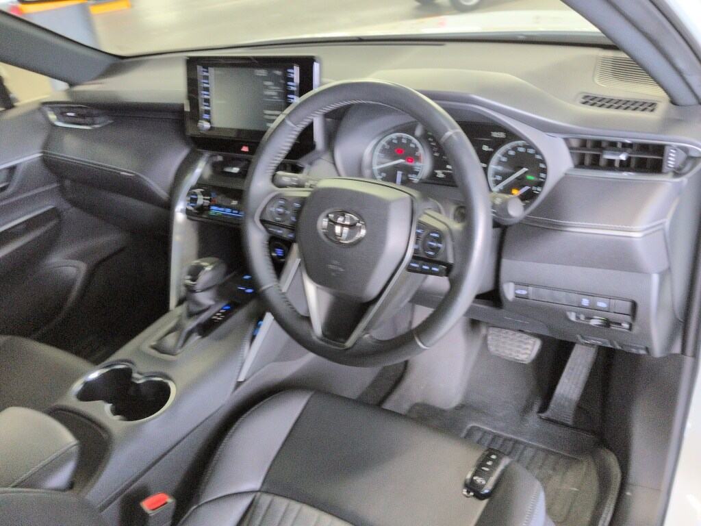 2021 TOYOTA HARRIER G photo 3