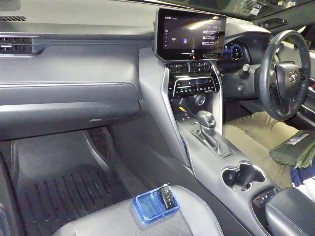 2022 TOYOTA HARRIER Z LEATHER PACKAGE photo 3