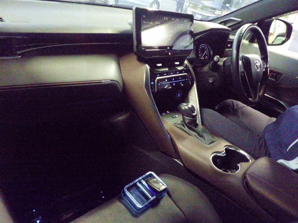 2022 TOYOTA HARRIER Z LEATHER PACKAGE photo 3