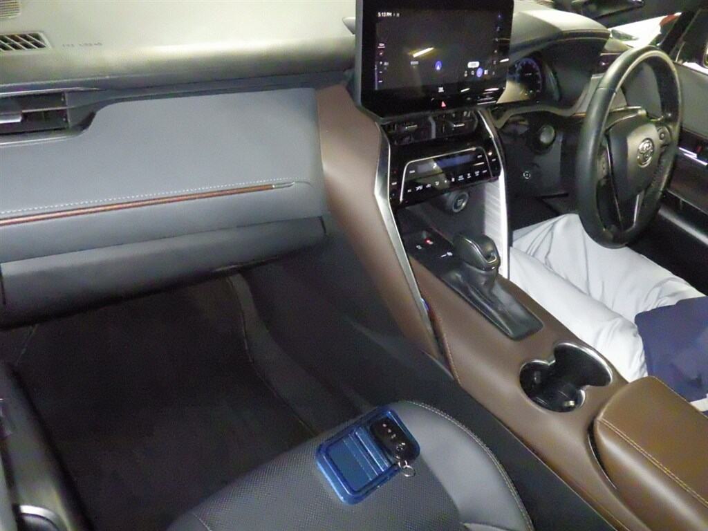2023 TOYOTA HARRIER Z LEATHER PACKAGE photo 3