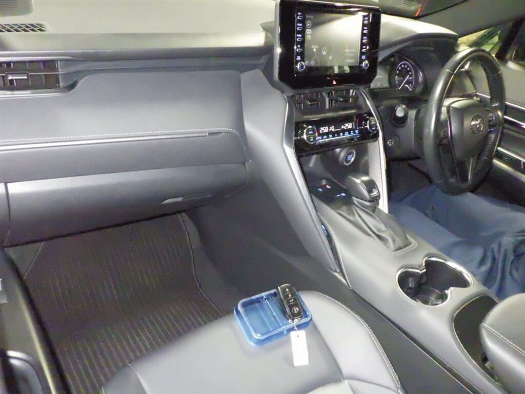 2022 TOYOTA HARRIER G photo 3