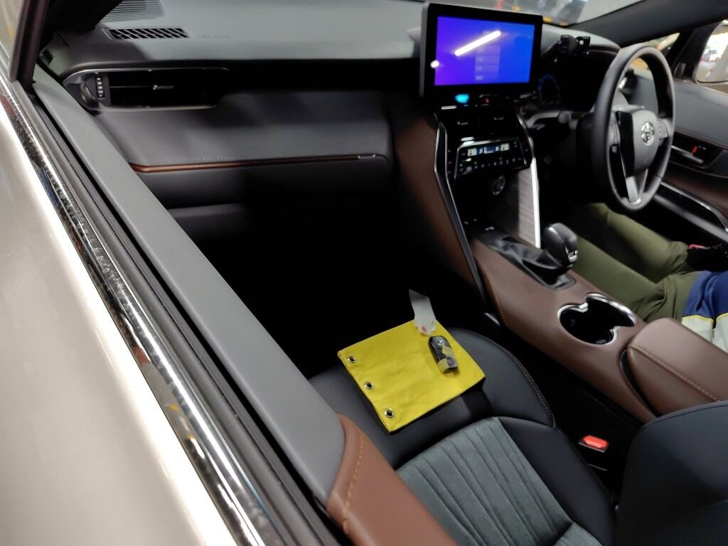 2025 TOYOTA HARRIER G photo 3