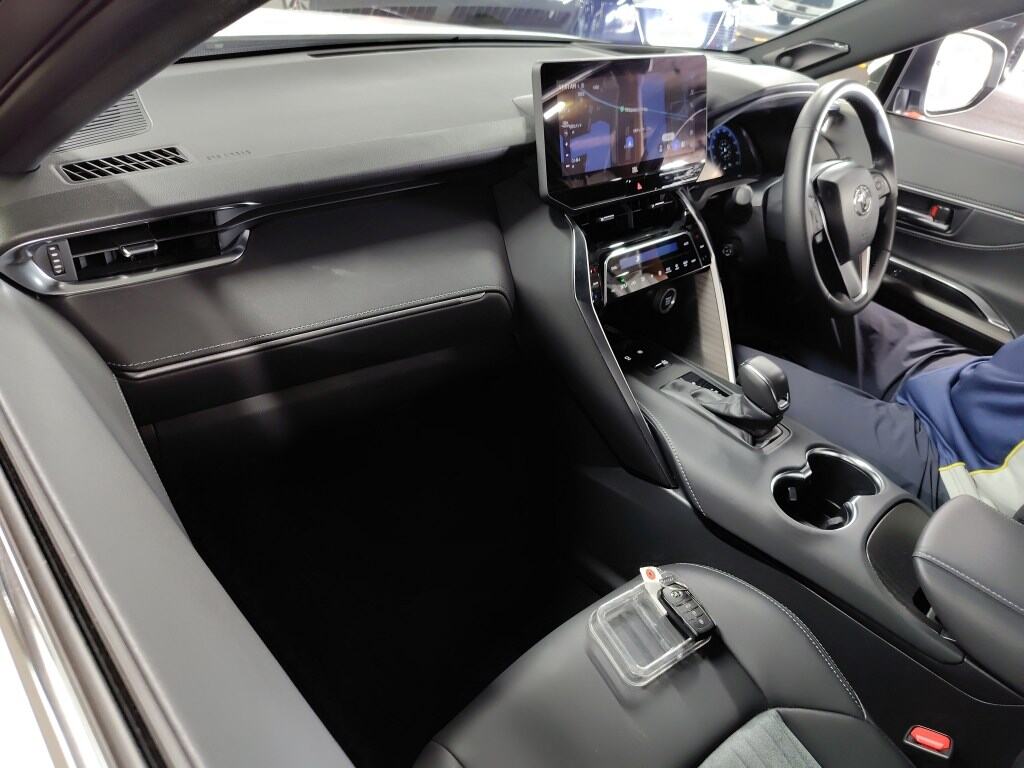 2024 TOYOTA HARRIER Z photo 3