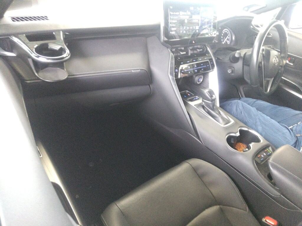 2021 TOYOTA HARRIER Z LEATHER PACKAGE photo 3