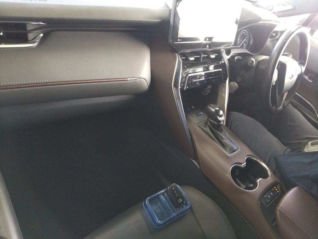 2021 TOYOTA HARRIER Z LEATHER PACKAGE photo 3
