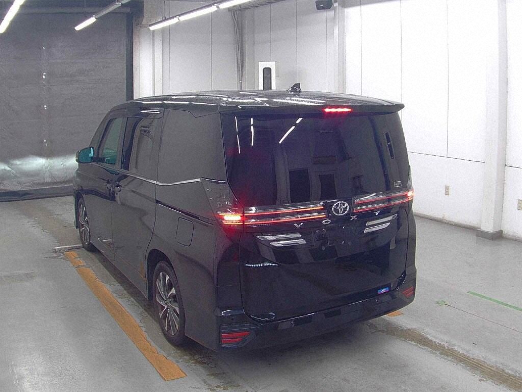 2024 TOYOTA VOXY S-Z photo 2