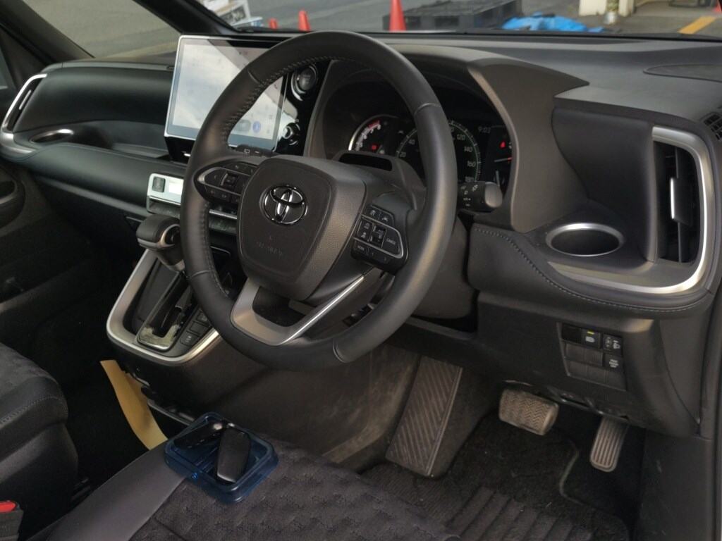2023 TOYOTA VOXY S-Z photo 3
