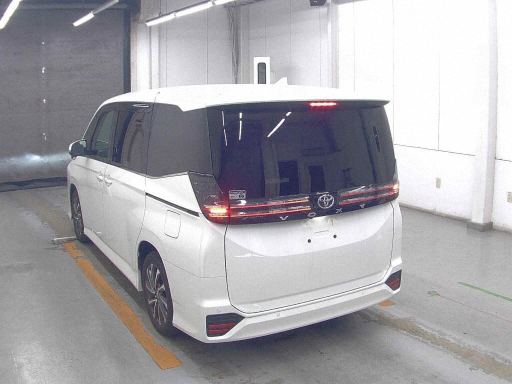2023 TOYOTA VOXY S-Z photo 2