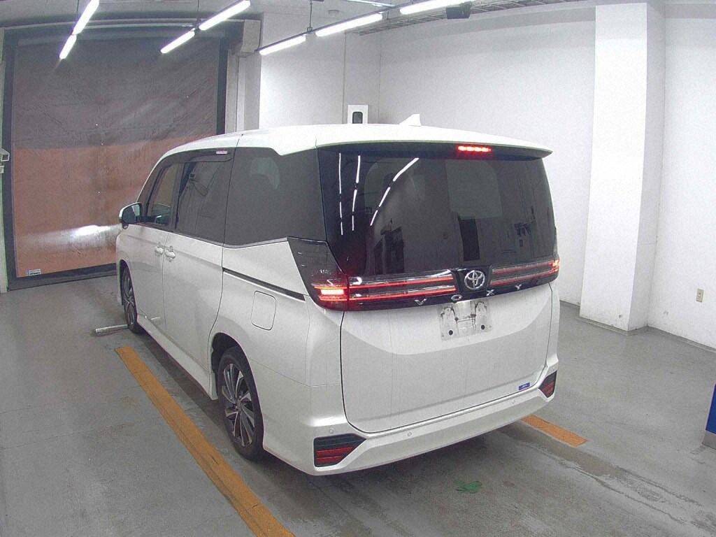 2023 TOYOTA VOXY S-Z photo 2