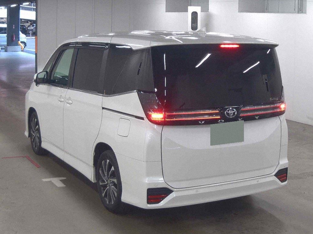 2022 TOYOTA VOXY S-Z photo 2