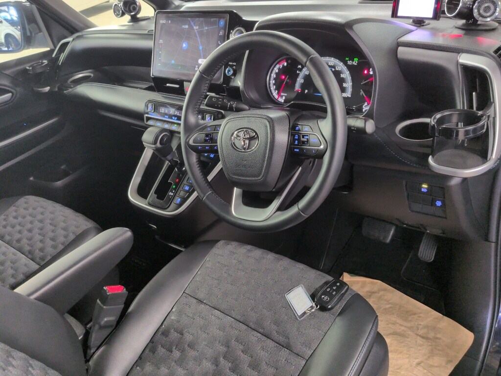2022 TOYOTA VOXY S-Z photo 3
