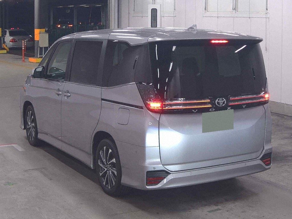 2026 TOYOTA VOXY S-Z photo 2