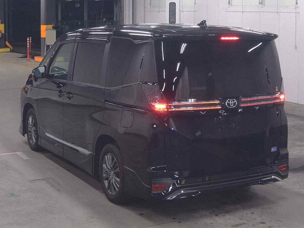 2024 TOYOTA VOXY S-G photo 2