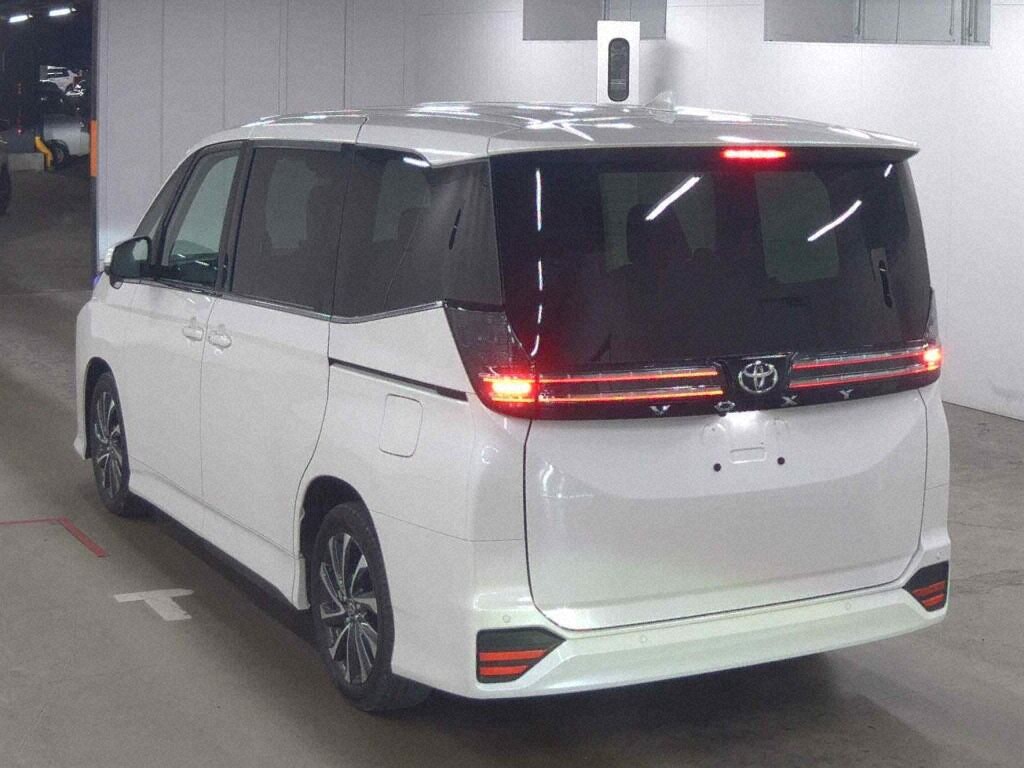 2024 TOYOTA VOXY S-Z photo 2
