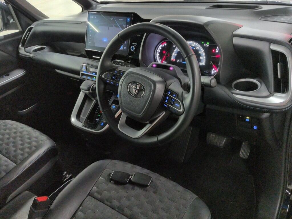 2022 TOYOTA VOXY S-Z photo 3
