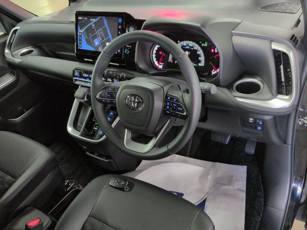 2026 TOYOTA VOXY S-Z photo 3