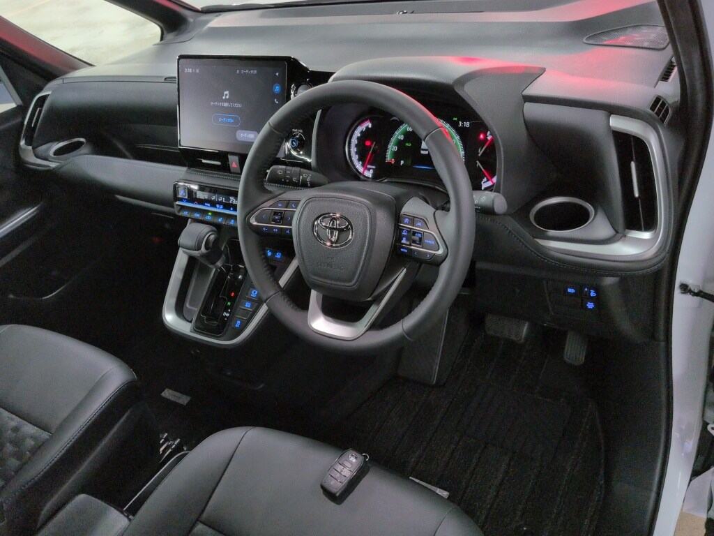 2026 TOYOTA VOXY S-Z photo 3